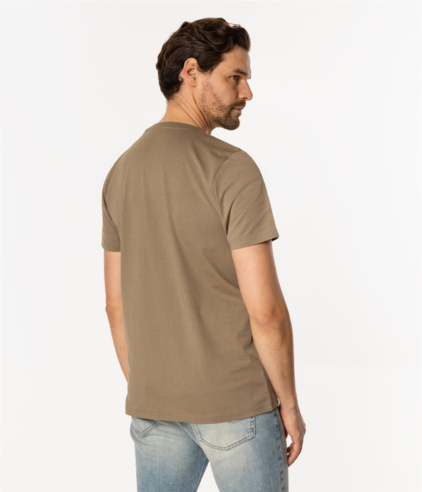 T-shirt z małym haftowanym logo OBUTCH 0875 COVERT GREEN