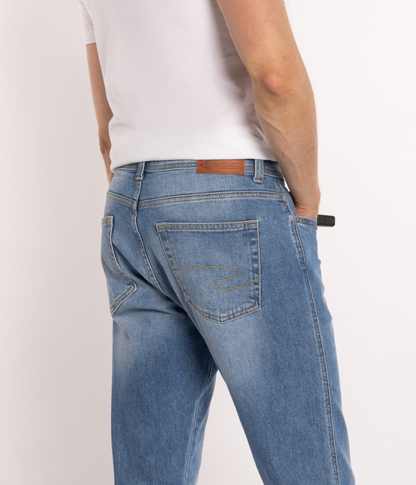 Jeansy męskie tapered LC7504 1533 LIGHT USED