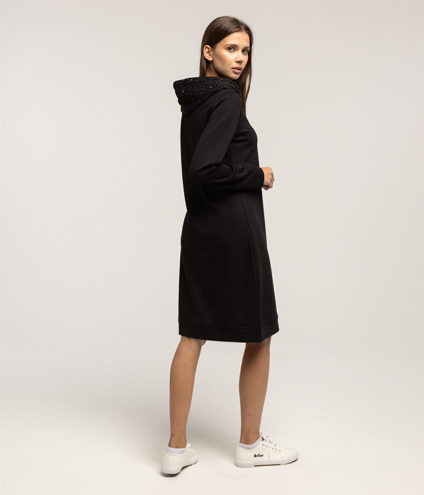 Sukienka midi z kapturem NEL 5534 BLACK