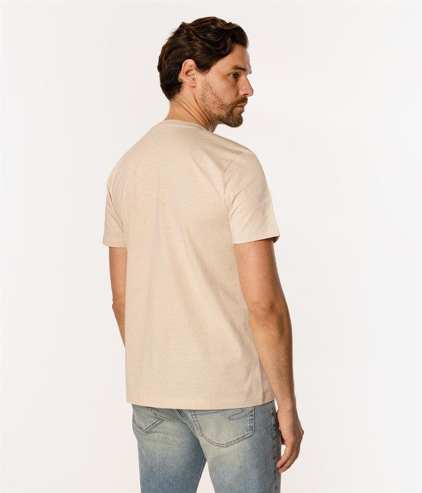 T-shirt z małym haftowanym logo OBUTCH 0875 ANCIENT SCROLL